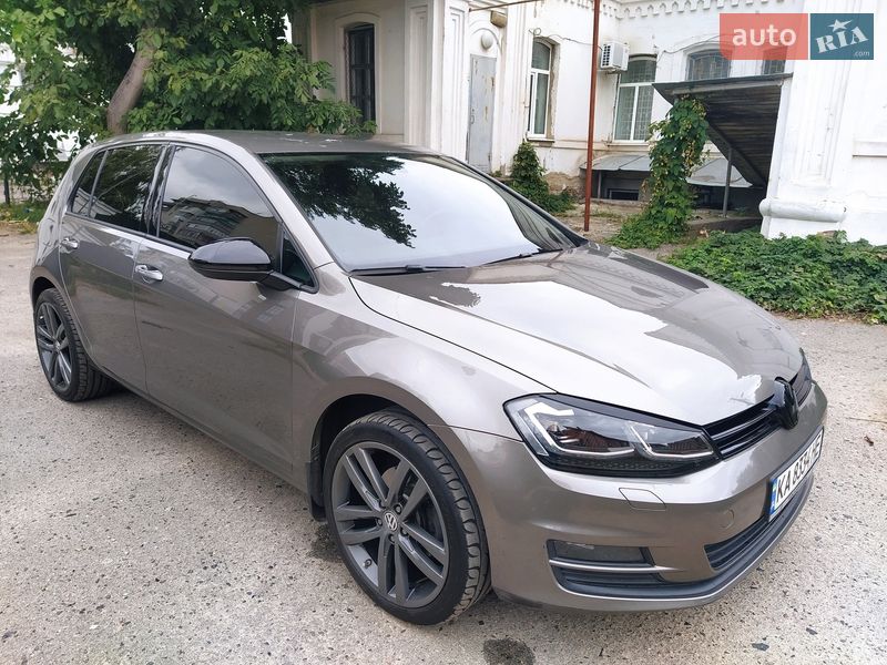 Хэтчбек Volkswagen Golf 2013 в Ромнах