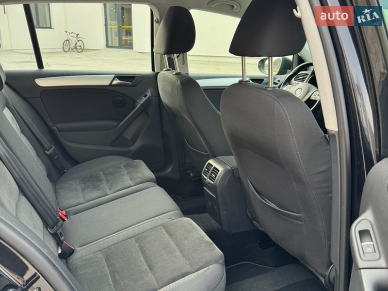 Хетчбек Volkswagen Golf 2010 в Луцьку
