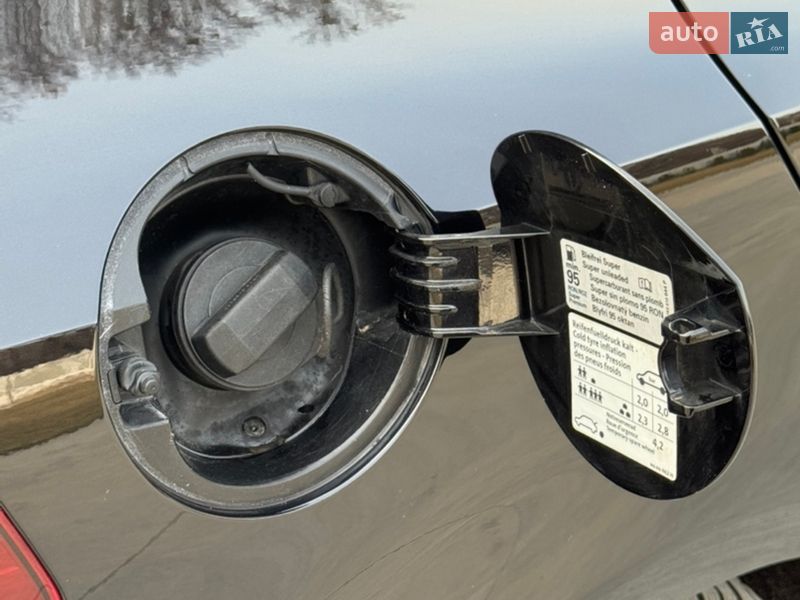 Хетчбек Volkswagen Golf 2010 в Луцьку