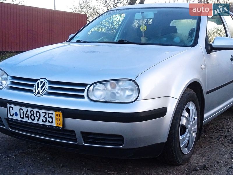 Хэтчбек Volkswagen Golf 2001 в Хмельницком