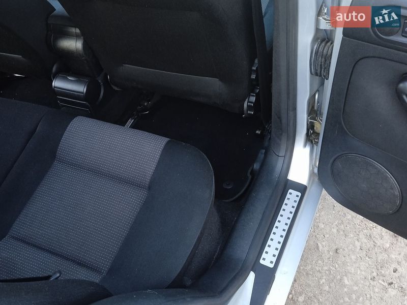 Хэтчбек Volkswagen Golf 2001 в Хмельницком