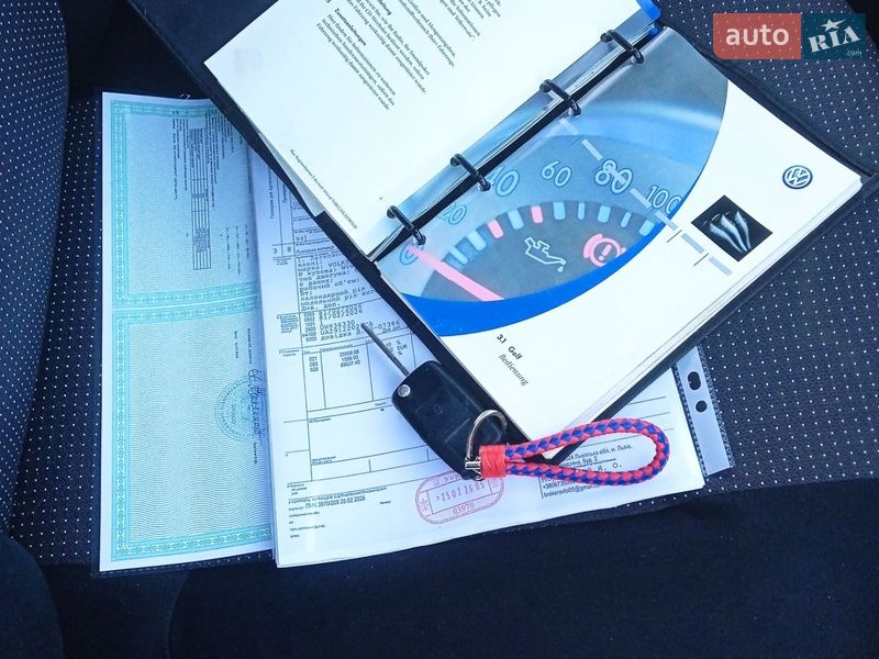 Хэтчбек Volkswagen Golf 2001 в Хмельницком