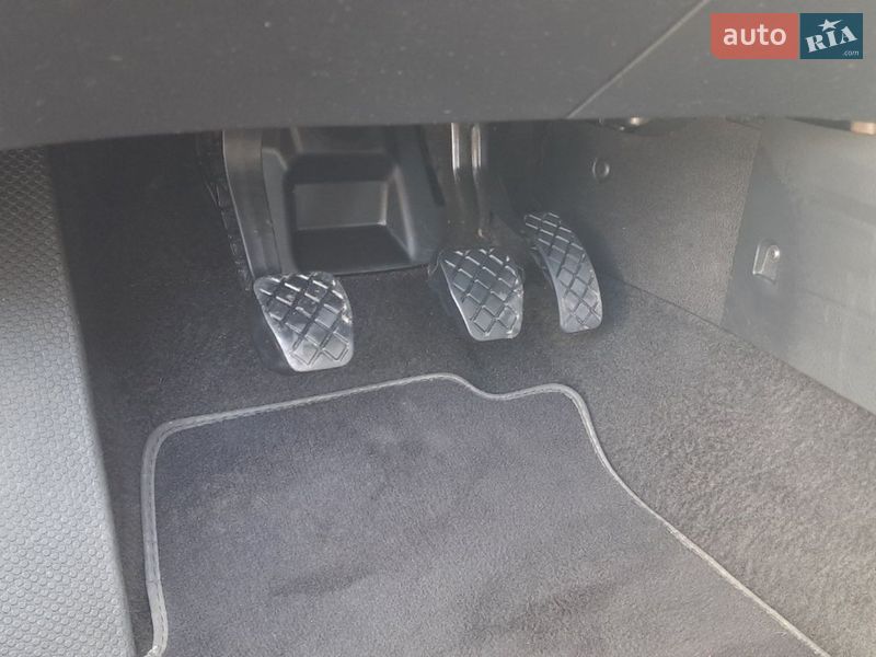 Хэтчбек Volkswagen Golf 2001 в Хмельницком