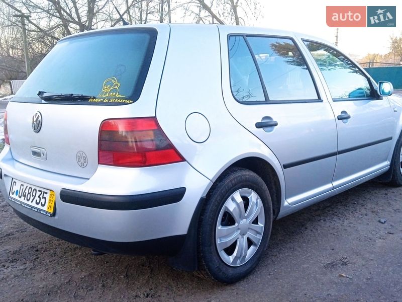 Хэтчбек Volkswagen Golf 2001 в Хмельницком