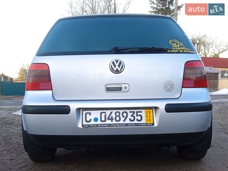 Хэтчбек Volkswagen Golf 2001 в Хмельницком