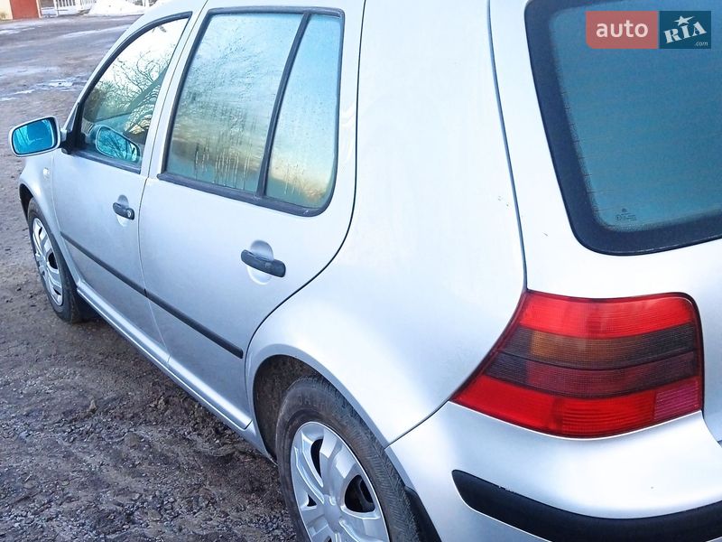 Хэтчбек Volkswagen Golf 2001 в Хмельницком