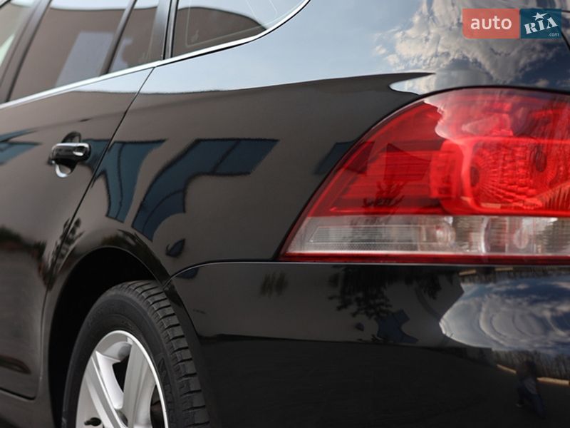 Универсал Volkswagen Golf 2011 в Луцке
