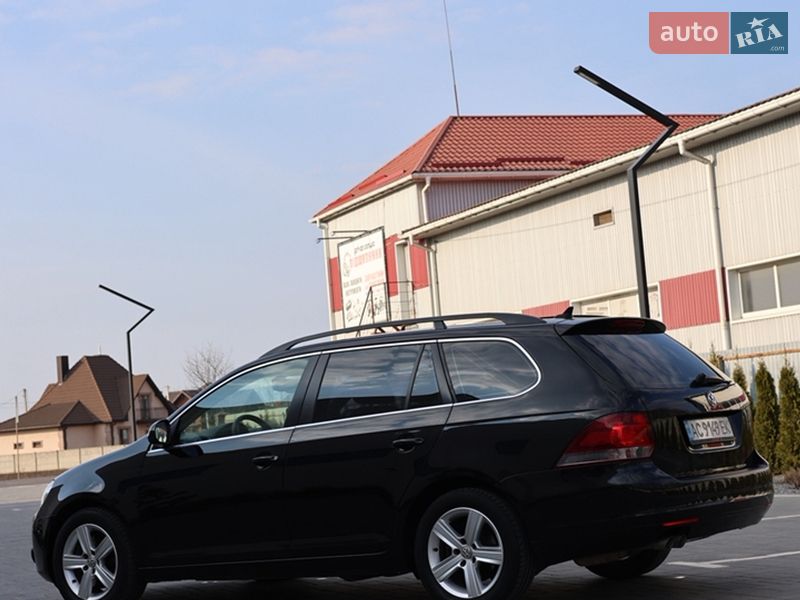 Универсал Volkswagen Golf 2011 в Луцке