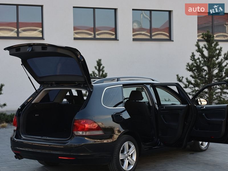Универсал Volkswagen Golf 2011 в Луцке