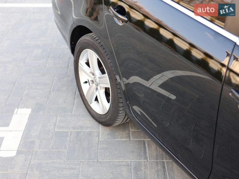 Универсал Volkswagen Golf 2011 в Луцке