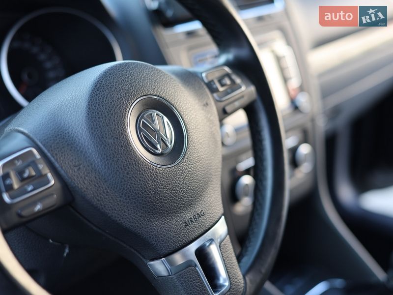 Универсал Volkswagen Golf 2011 в Луцке