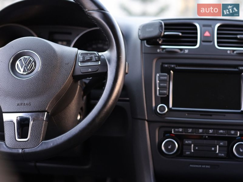 Универсал Volkswagen Golf 2011 в Луцке