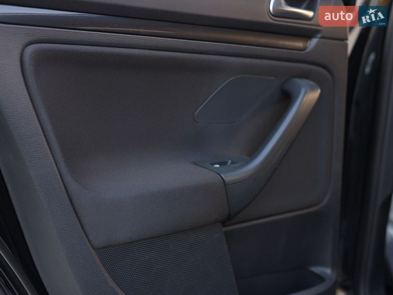 Универсал Volkswagen Golf 2011 в Луцке