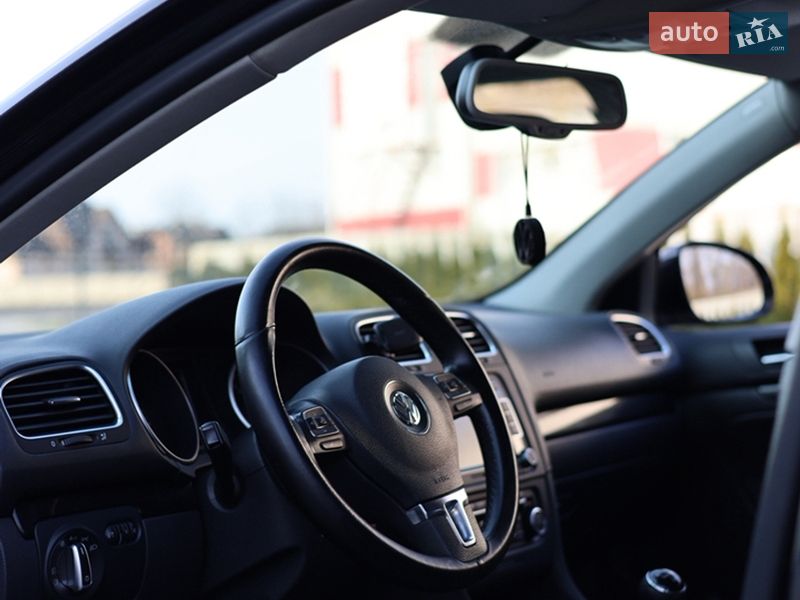 Универсал Volkswagen Golf 2011 в Луцке