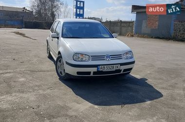 Хэтчбек Volkswagen Golf 2000 в Литине