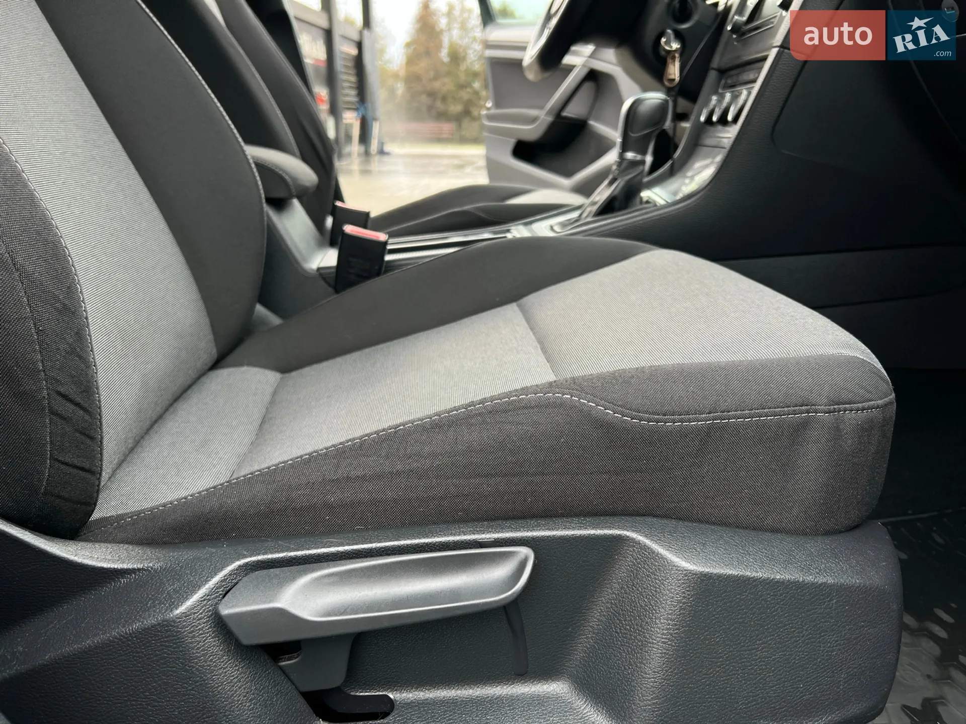 Volkswagen Golf 2015 VIN WVWZZZAUZFP634334 фото оголошення 47 з 96