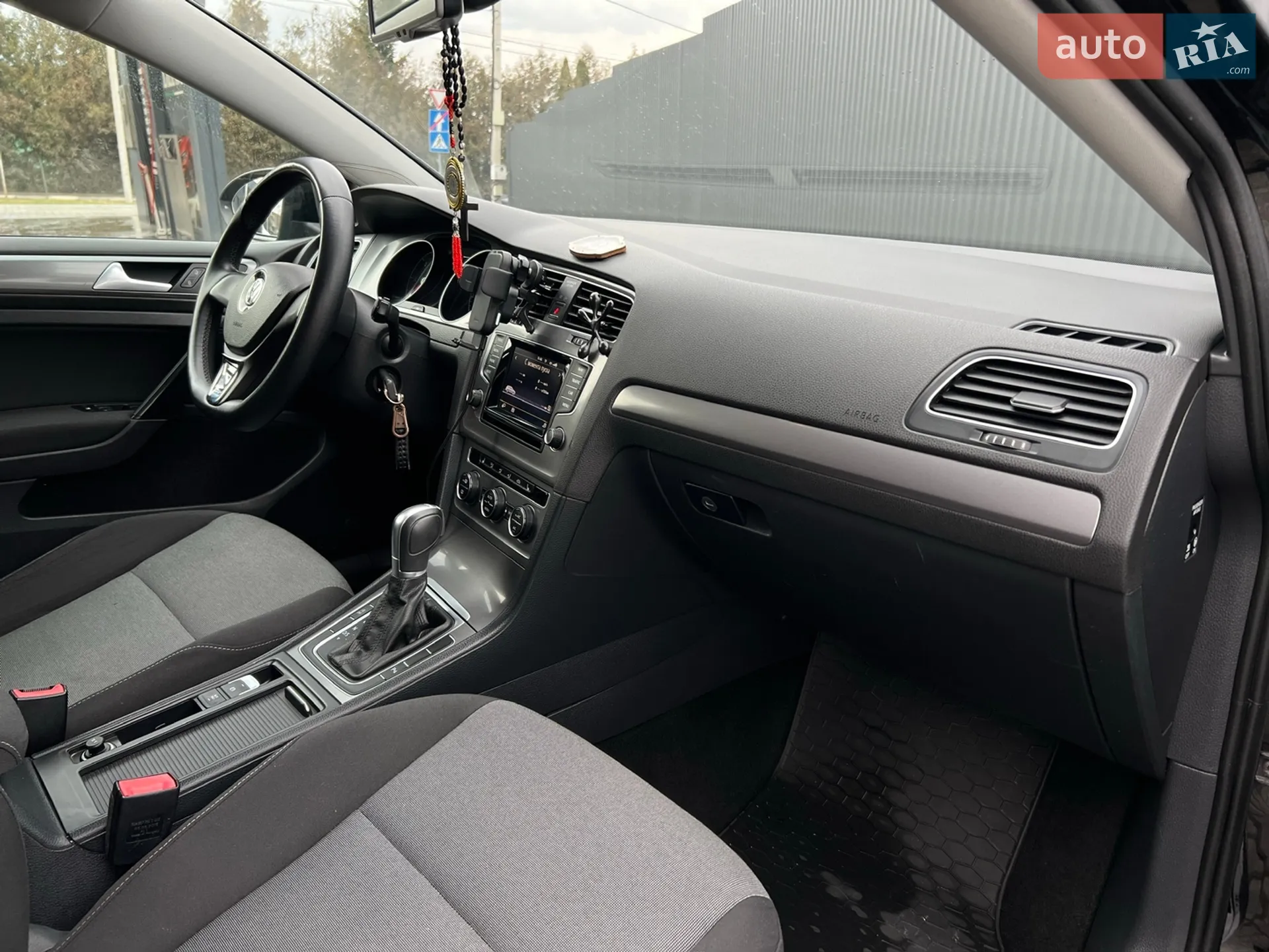 Volkswagen Golf 2015 VIN WVWZZZAUZFP634334 фото оголошення 55 з 96