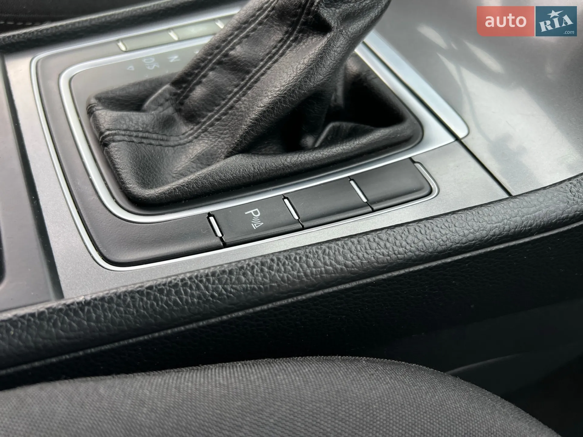 Volkswagen Golf 2015 VIN WVWZZZAUZFP634334 фото оголошення 58 з 96