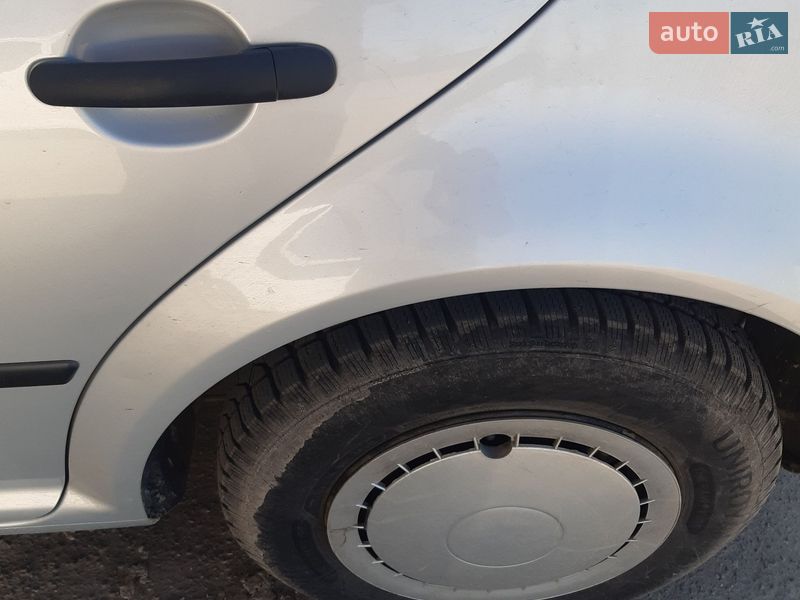 Хэтчбек Volkswagen Golf 1999 в Южноукраинске