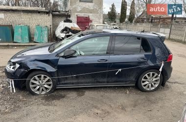 Хэтчбек Volkswagen Golf 2015 в Киеве