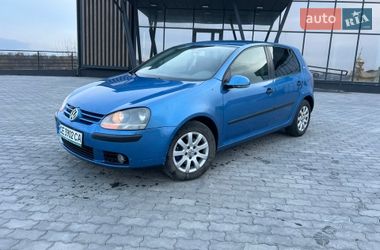 Хетчбек Volkswagen Golf 2004 в Чернівцях