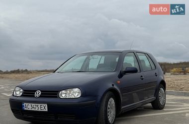 Хетчбек Volkswagen Golf 2002 в Рівному