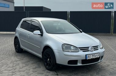 Хэтчбек Volkswagen Golf 2004 в Мукачево