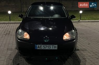 Хетчбек Volkswagen Golf 2004 в Дніпрі