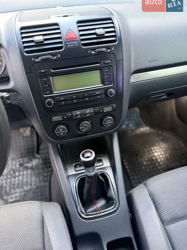 Хэтчбек Volkswagen Golf 2003 в Хусте фото 8 Хэтчбек Volkswagen Golf 2003 в Хусте