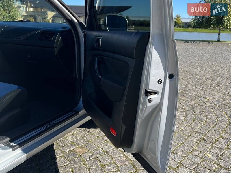 Хэтчбек Volkswagen Golf 2000 в Львове