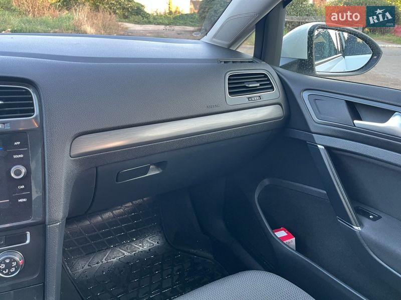 Универсал Volkswagen Golf 2017 в Черкассах