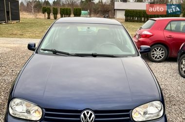 Хэтчбек Volkswagen Golf 2003 в Вараше
