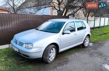 Хетчбек Volkswagen Golf 2003 в Опішне