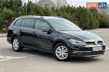 Универсал Volkswagen Golf 2018 в Киеве