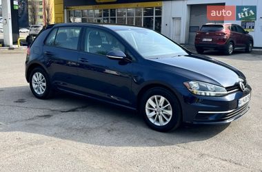 Хэтчбек Volkswagen Golf 2018 в Киеве