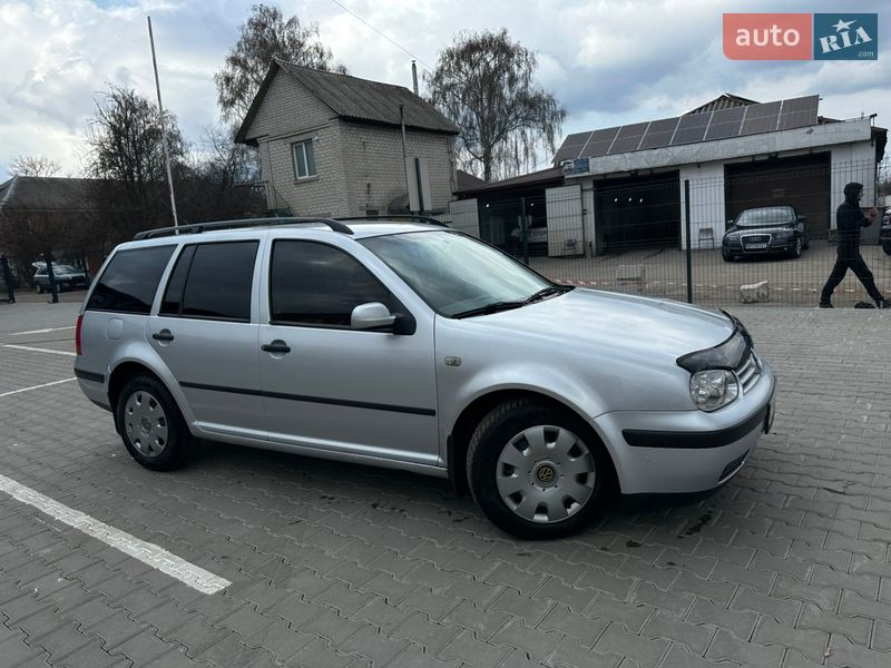 Универсал Volkswagen Golf 2001 в Нежине