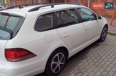 Универсал Volkswagen Golf 2011 в Ровно