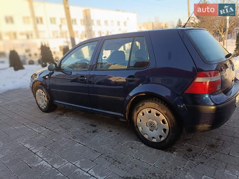 Volkswagen Golf 2004