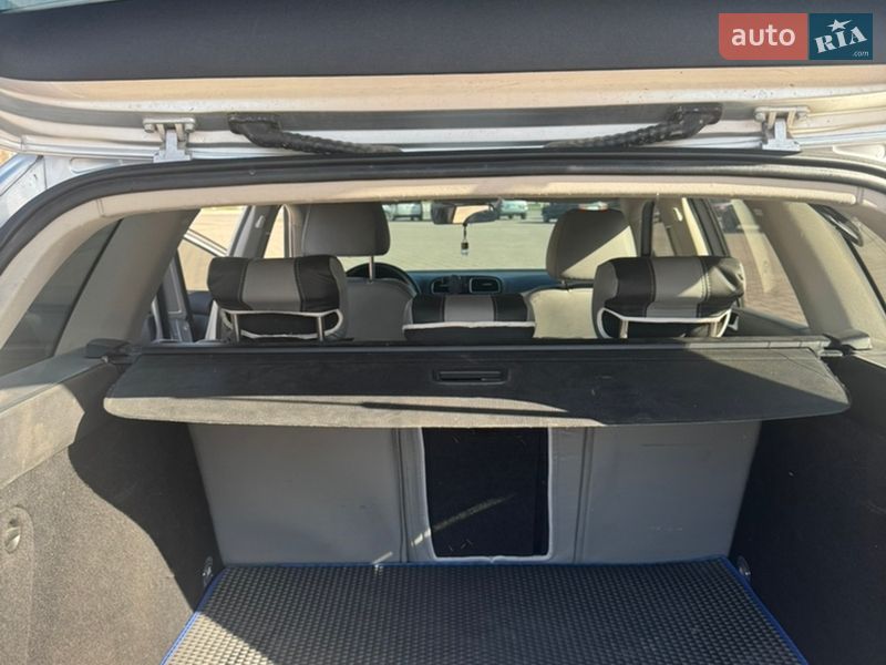 Универсал Volkswagen Golf 2010 в Гайсине