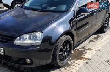 Хетчбек Volkswagen Golf 2004 в Кропивницькому