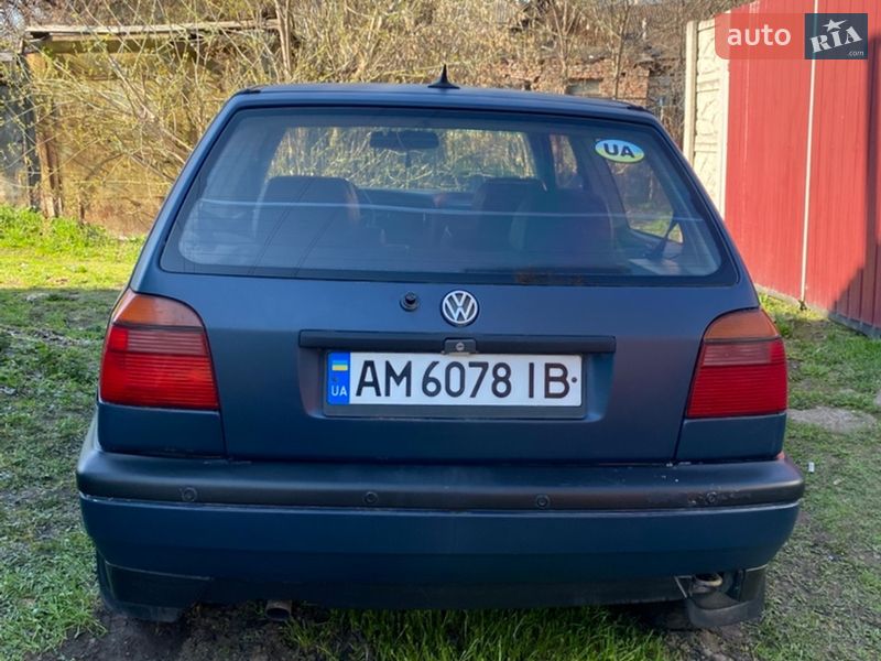 Хэтчбек Volkswagen Golf 1997 в Житомире
