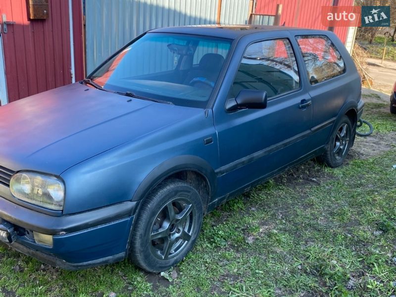 Хэтчбек Volkswagen Golf 1997 в Житомире
