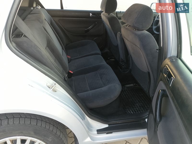 Хэтчбек Volkswagen Golf 1998 в Иванове