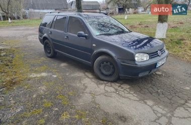 Универсал Volkswagen Golf 2001 в Остроге