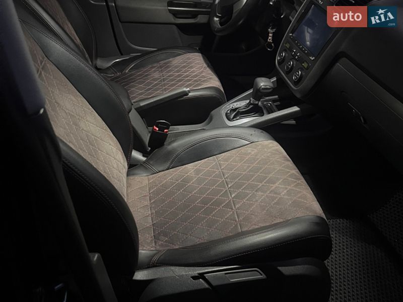 Хэтчбек Volkswagen Golf 2005 в Запорожье