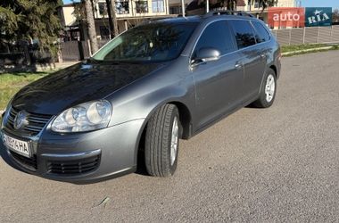 Универсал Volkswagen Golf 2009 в Староконстантинове