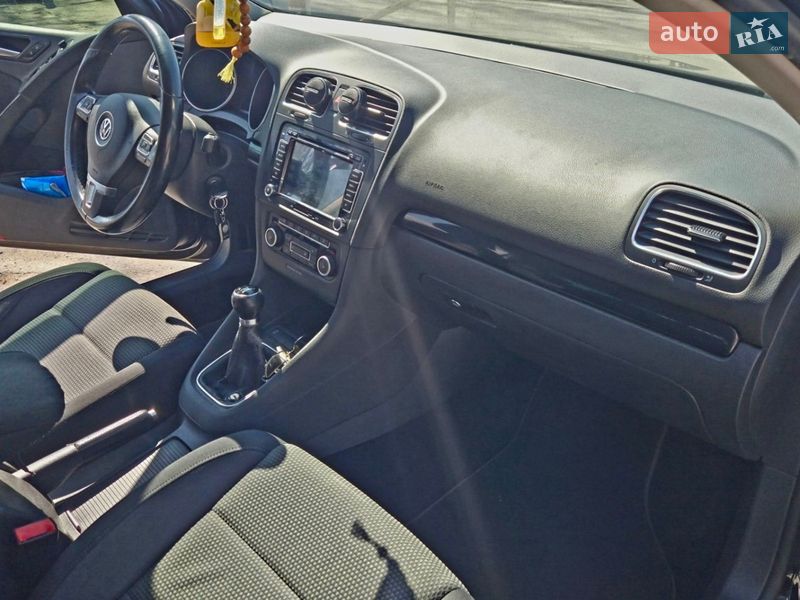 Хэтчбек Volkswagen Golf 2012 в Никополе