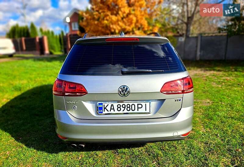 Универсал Volkswagen Golf 2015 в Киеве