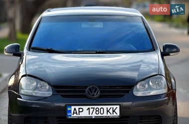 Хетчбек Volkswagen Golf 2003 в Запоріжжі