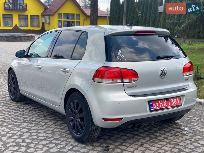 Хэтчбек Volkswagen Golf 2010 в Староконстантинове